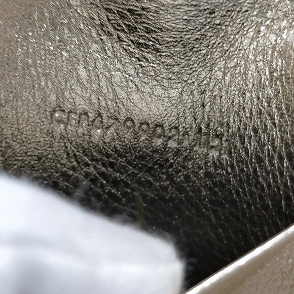 Saint Laurent Key Case Gold Leather 199-070425 - Picture 8 of 9